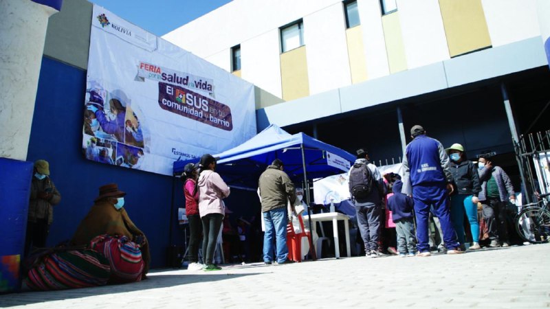 Feria Integral brinda atención gratuita de 20 especialidades médicas en El Alto