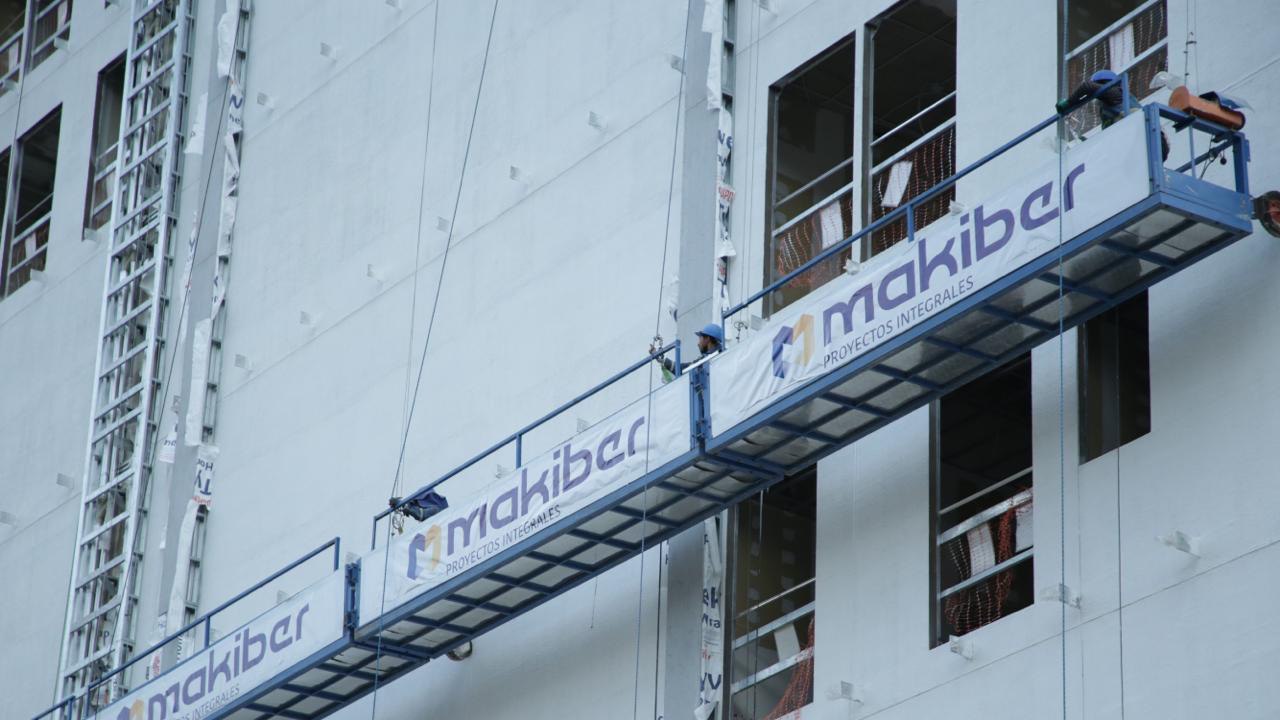 Salud constata avance del 95% en la construcción del Instituto Gastroenterológico de La Paz