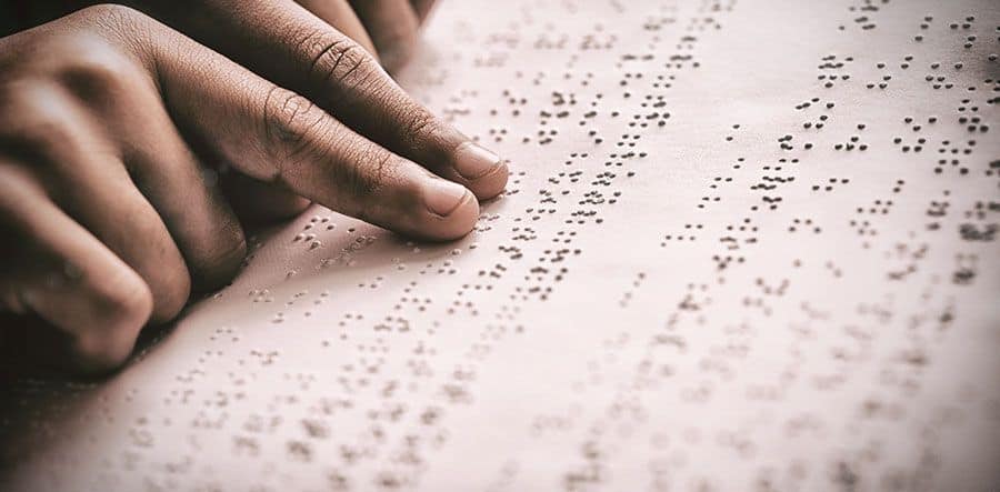 Ministerio de Educación presenta primer texto en sistema Braille para estudiantes con discapacidad visual