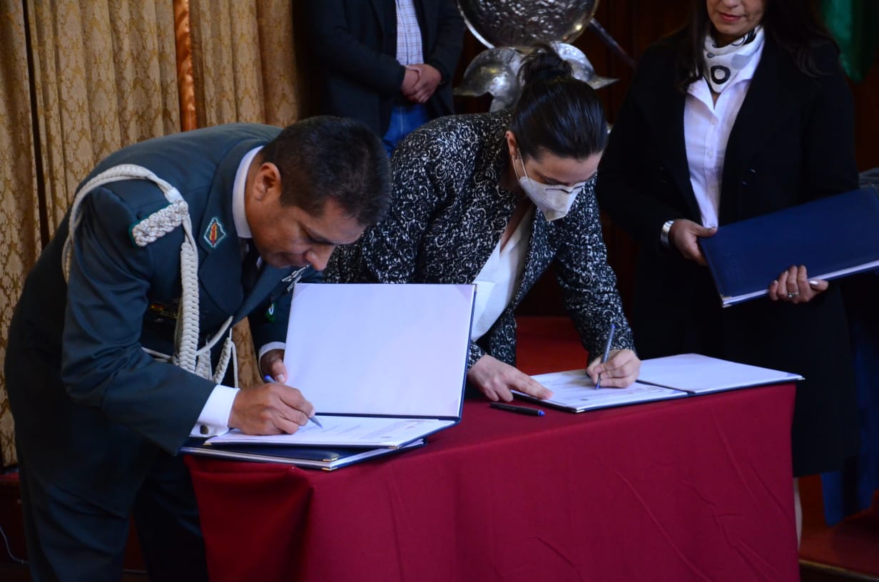 Pacientes con cáncer del seguro militar recibirán atención en centros de medicina nuclear 