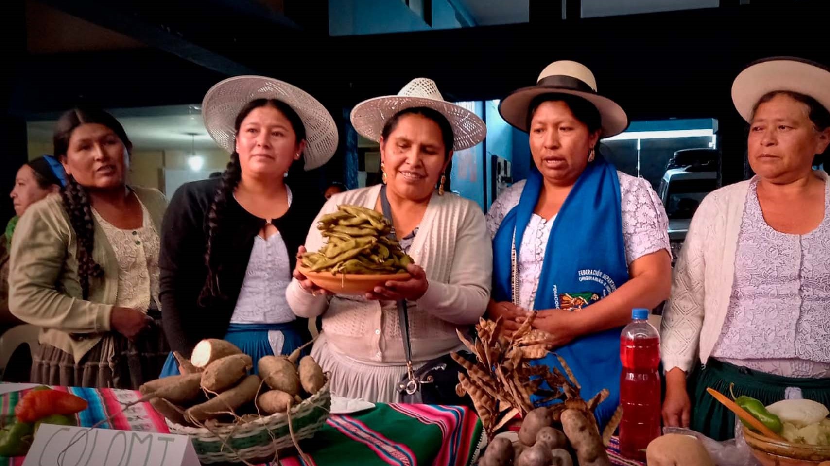 Cumbre productiva apunta a promover la economía comunitaria con visión de mujer campesina 