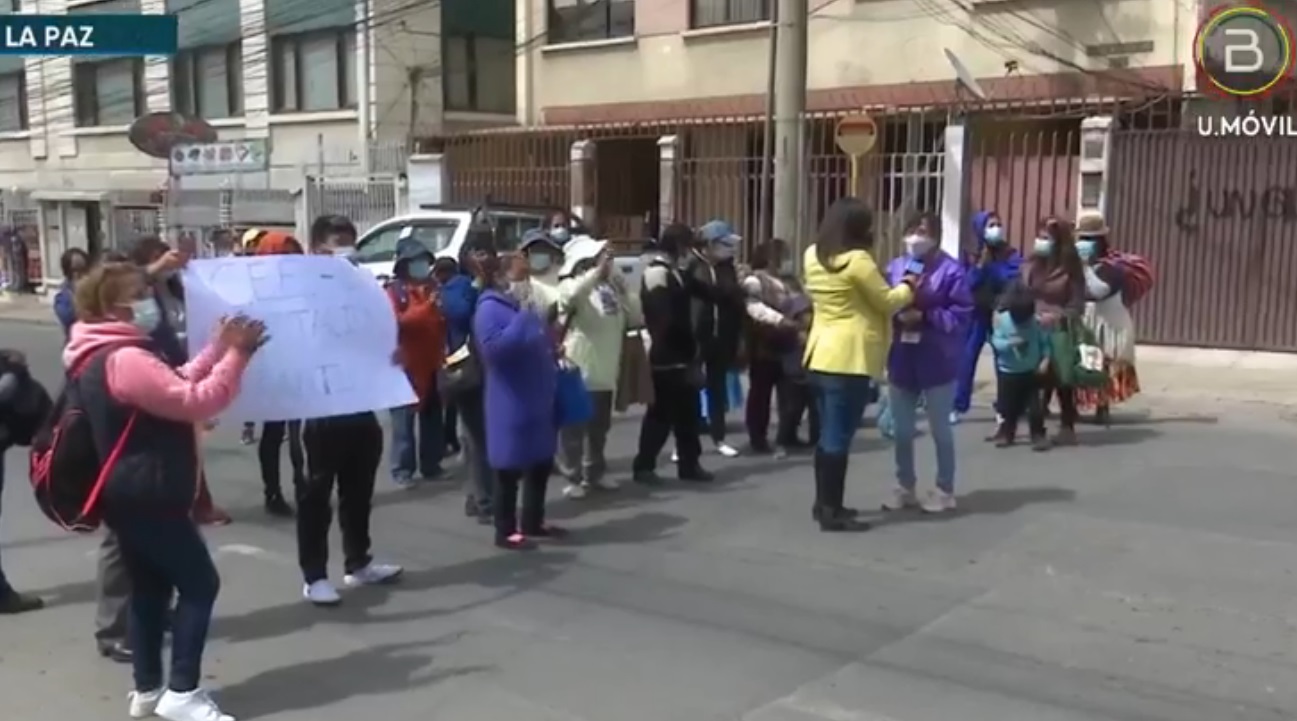 Padres de familia denuncian al alcalde Arias por incumplir con el sector de niños con educación especial