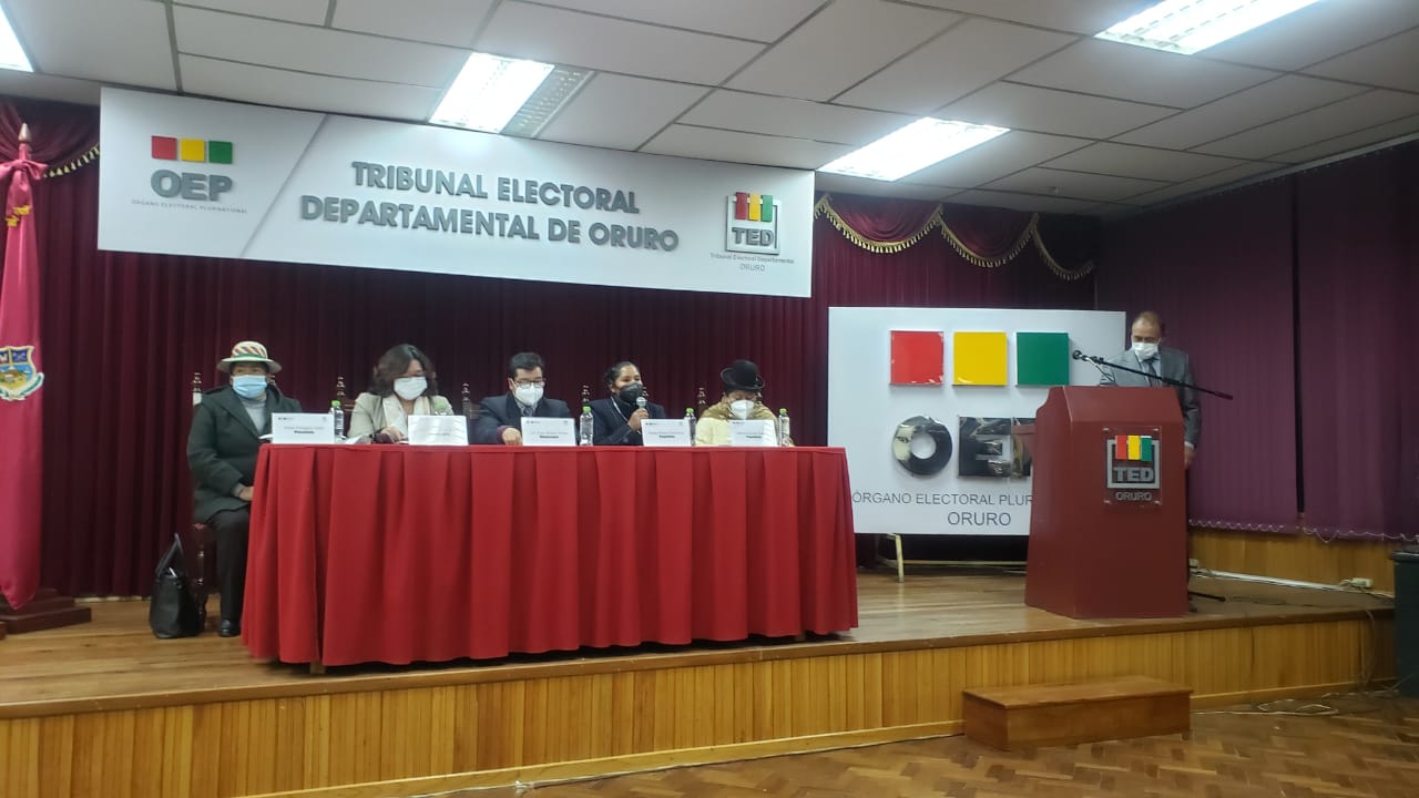 Oruro: Actoras de la política instan a la unidad de las mujeres desde la sororidad