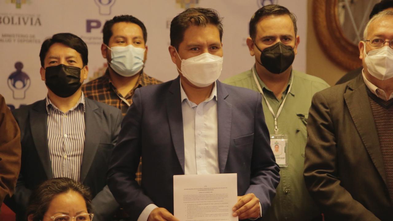 Gobierno y SEDES definen optimizar vacunación y fortalecer la vigilancia epidemiológica