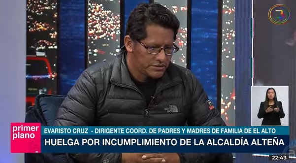 Padres de familia de El Alto instalan piquete de huelga por falta de atención de la alcaldesa Eva Copa