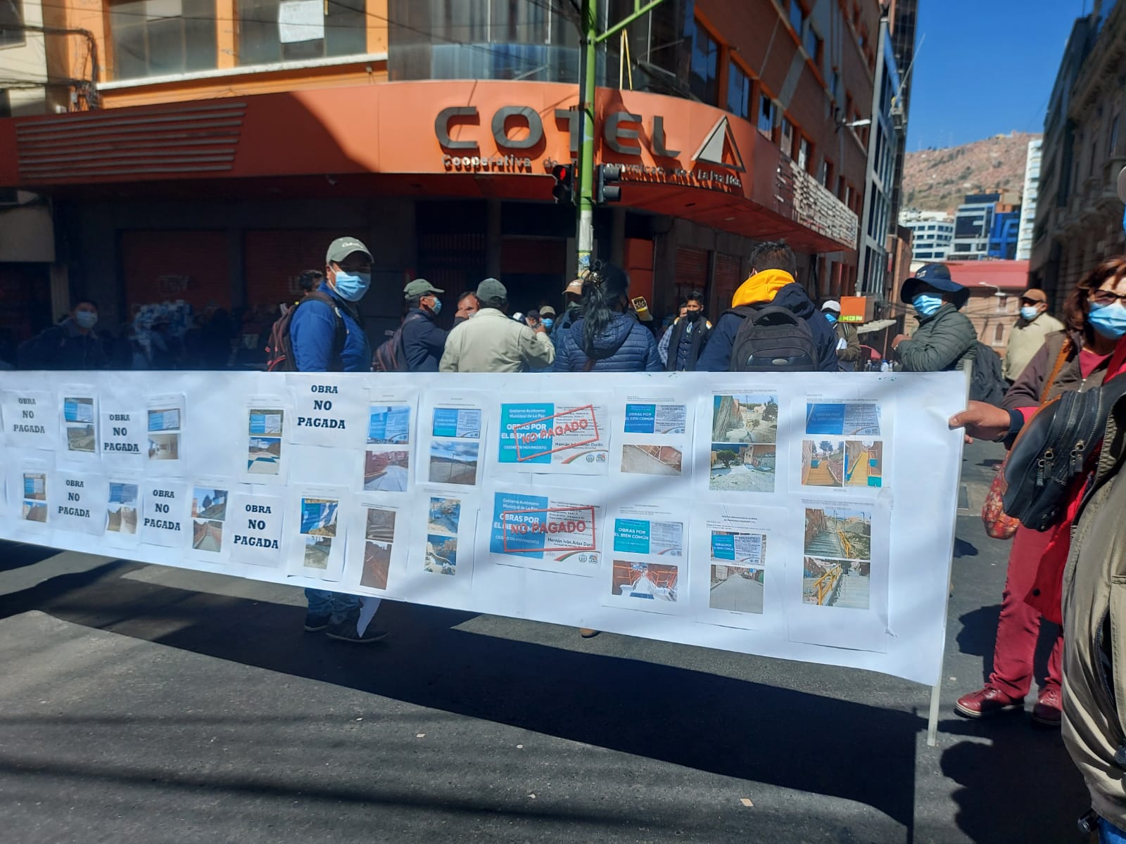 Trabajadores de 117 empresas constructoras exigen que Arias pague las deudas pendientes 