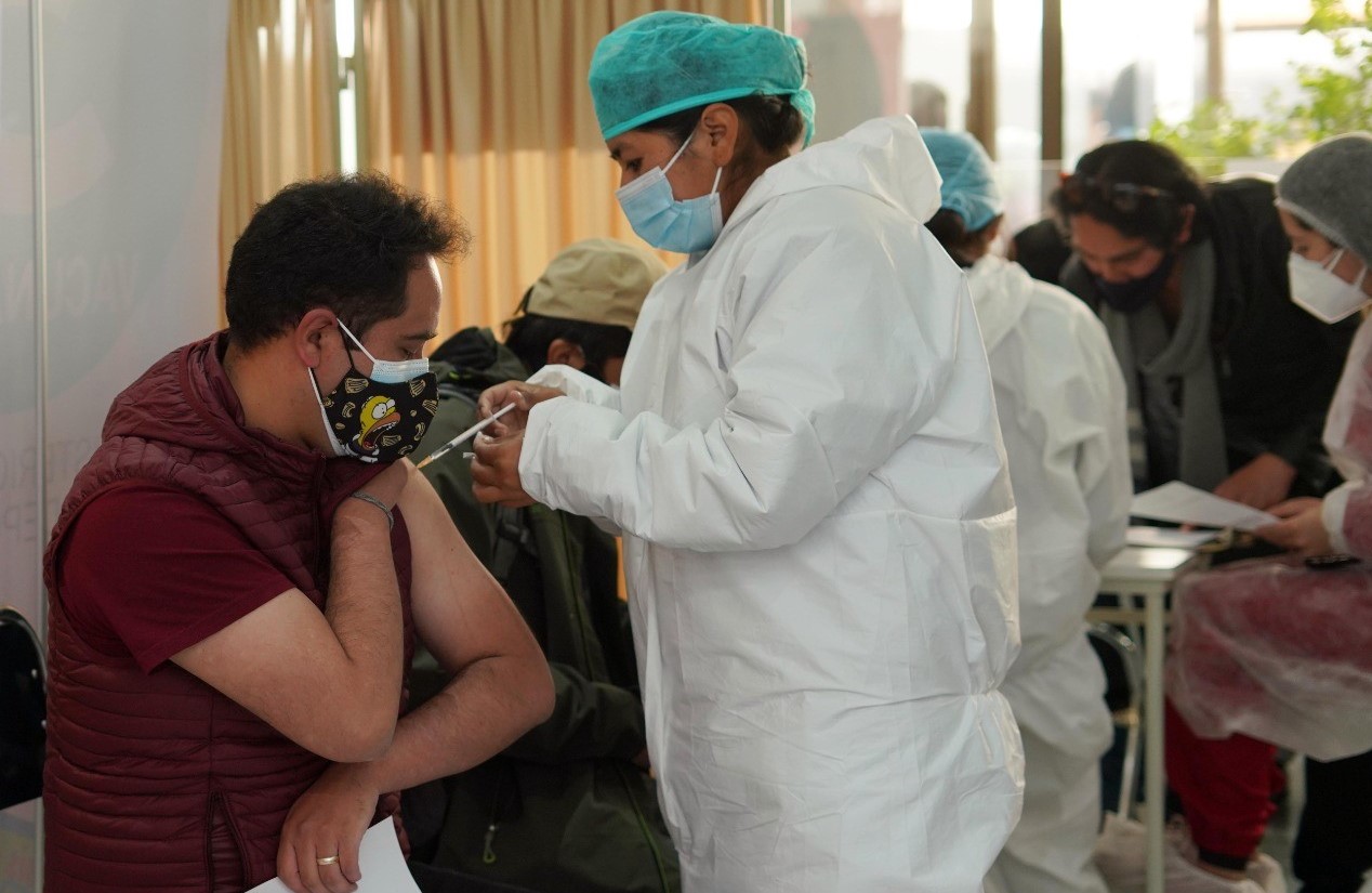 Bolivia dispone de nueve millones de vacunas contra el Covid-19 y Salud pide a la población vacunarse