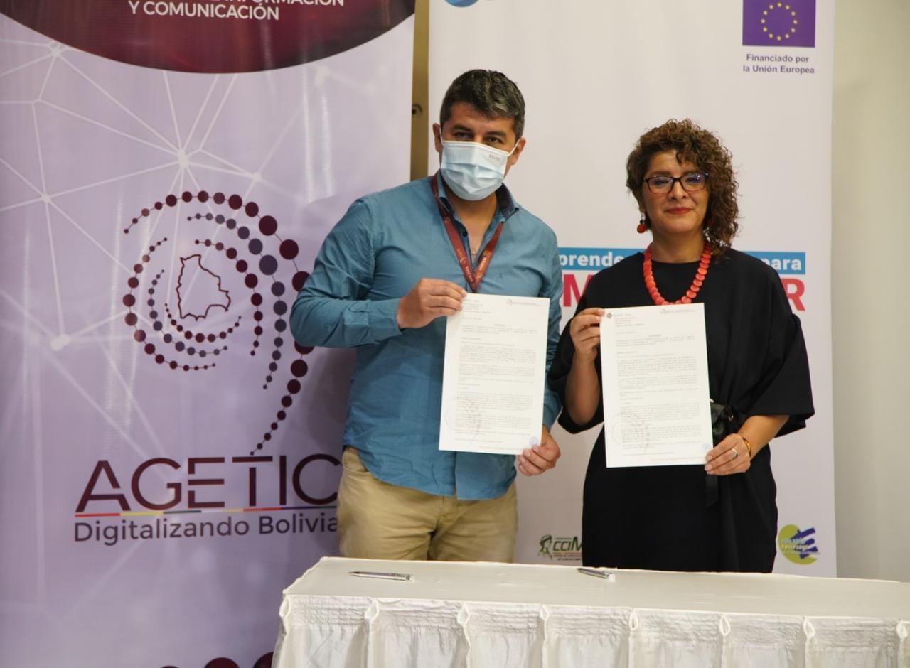 Agetic y la Coordinadora de la Mujer trabajarán con emprendedoras para disminuir la brecha y la violencia digital