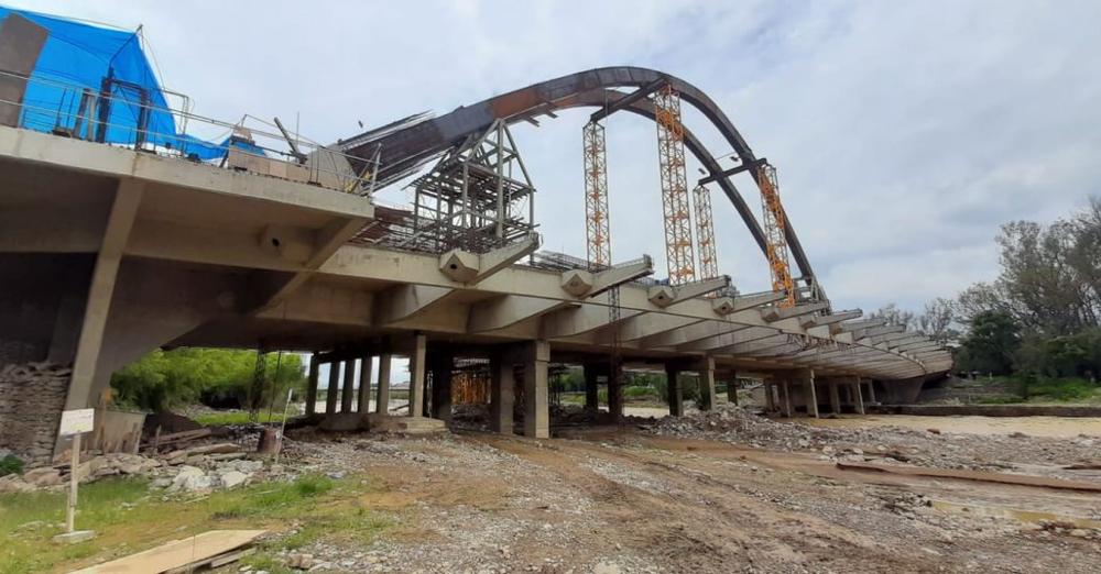 Especialista del IDIF y un ingeniero civil abren pesquisa sobre el puente “millonario” 4 de Julio