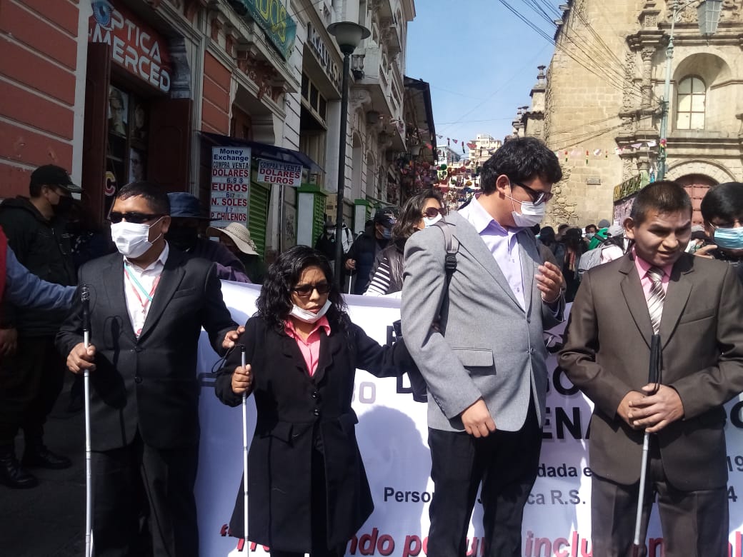 No vidente Álvaro Fernández: “Sería bueno que nos acepten tal como somos”