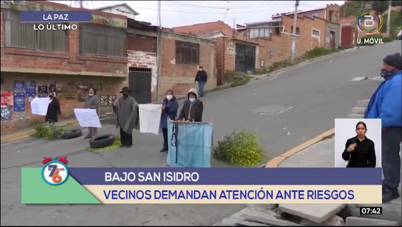 Vecinos de Bajo San Isidro protestan ante la desatención de la Alcaldía paceña y el riesgo de deslizamientos
