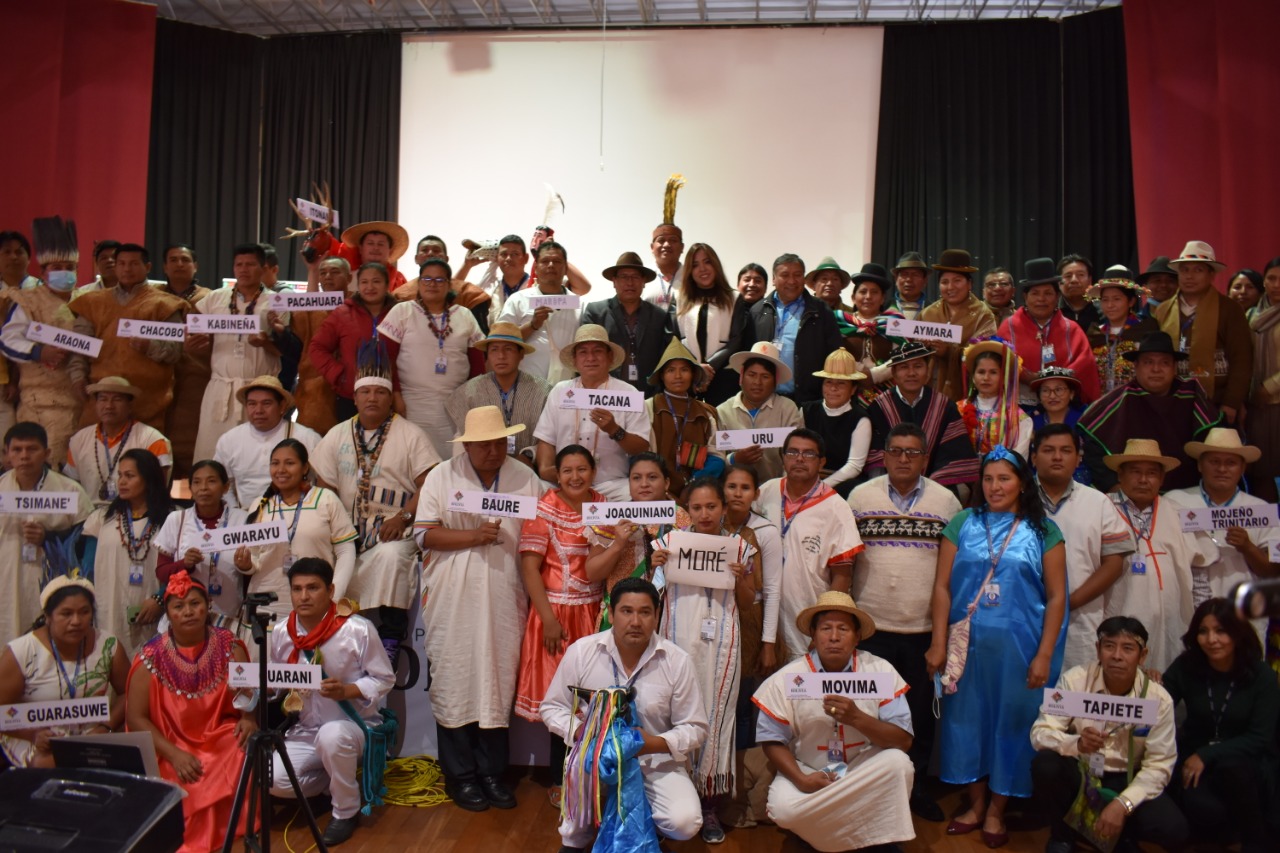 Dos lenguas originarias bolivianas van a la extinción y nueve están en situación crítica