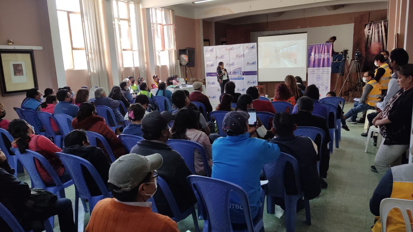 Gobierno garantiza Bs 445 millones para la construcción de cuatro hospitales