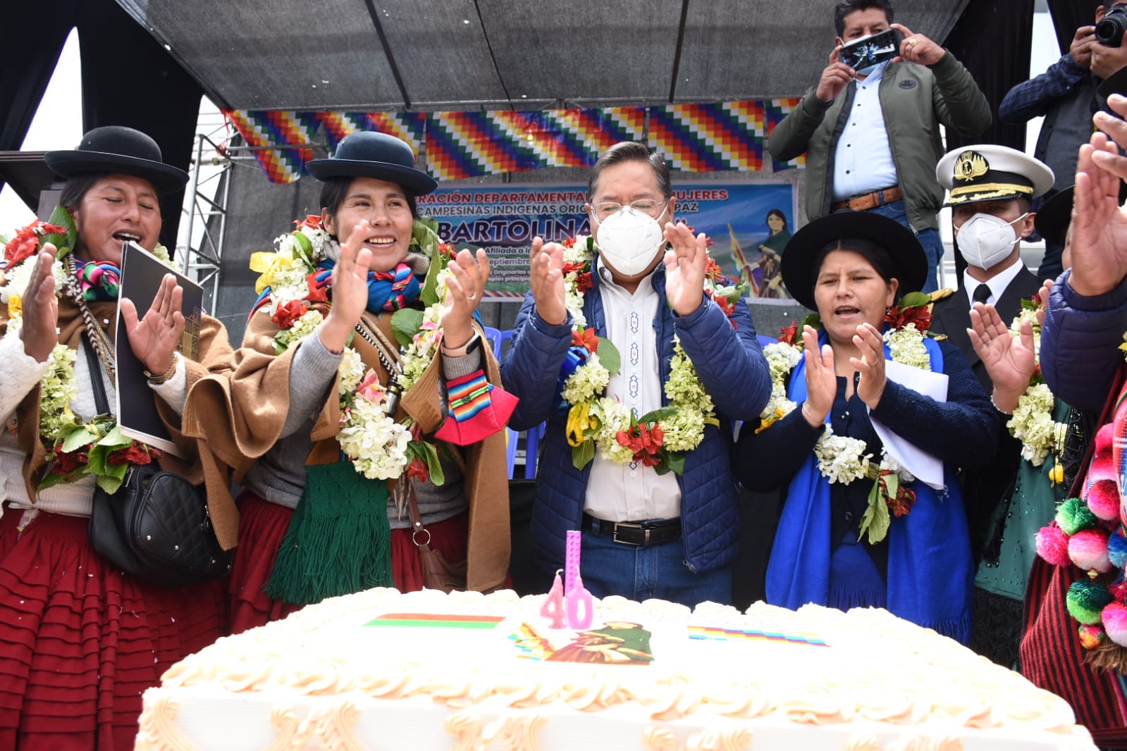 Gobierno compromete alianza para consolidar a las mujeres como pilar de la economía
