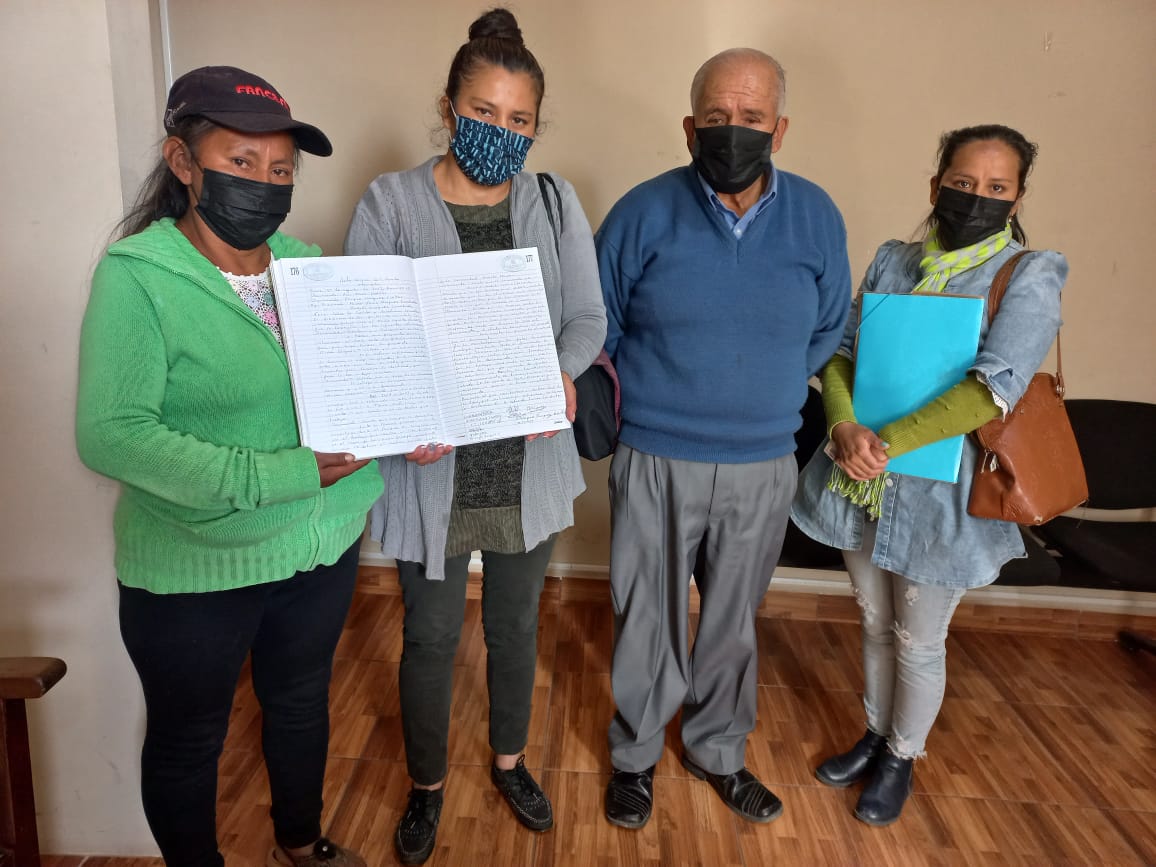 Trabajadora del hogar se beneficia con un terreno tras 25 años de servicio