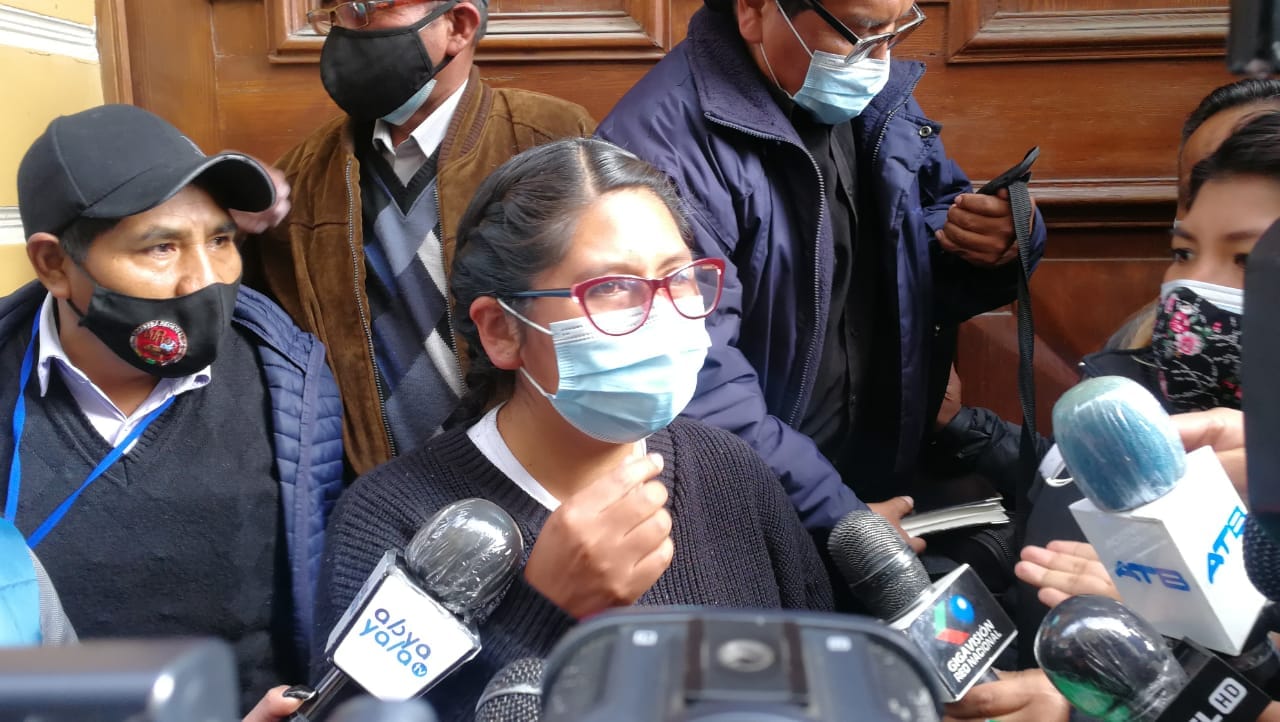 La alcaldesa Copa agenda viaje a Turquía, concejala Alanoca cuestiona su ausencia en días de conflicto