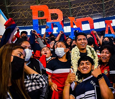 Presidente en ejercicio entrega unidad educativa Tupac Katari con una inversión de Bs 5,3 millones 