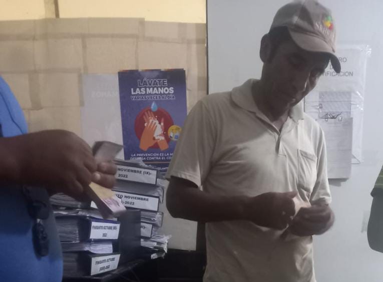 Ministerio de Trabajo logra que un agricultor reciba Bs 31.000 y 20 obreros Bs 70.000 por beneficios sociales