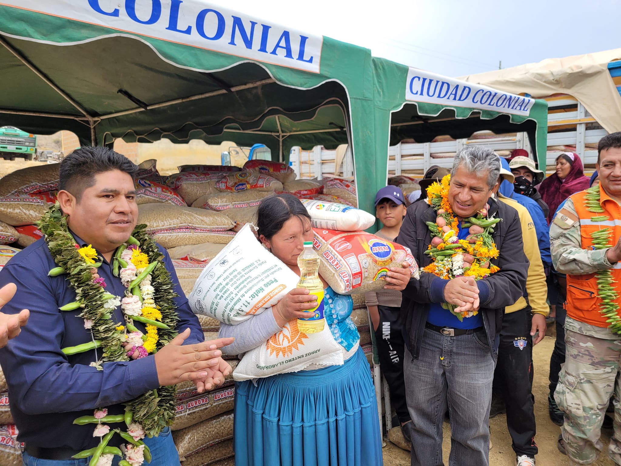 Gobierno entrega al menos 70 toneladas de ayuda a 1.000 familias que perdieron sus cultivos por la helada en Cochabamba