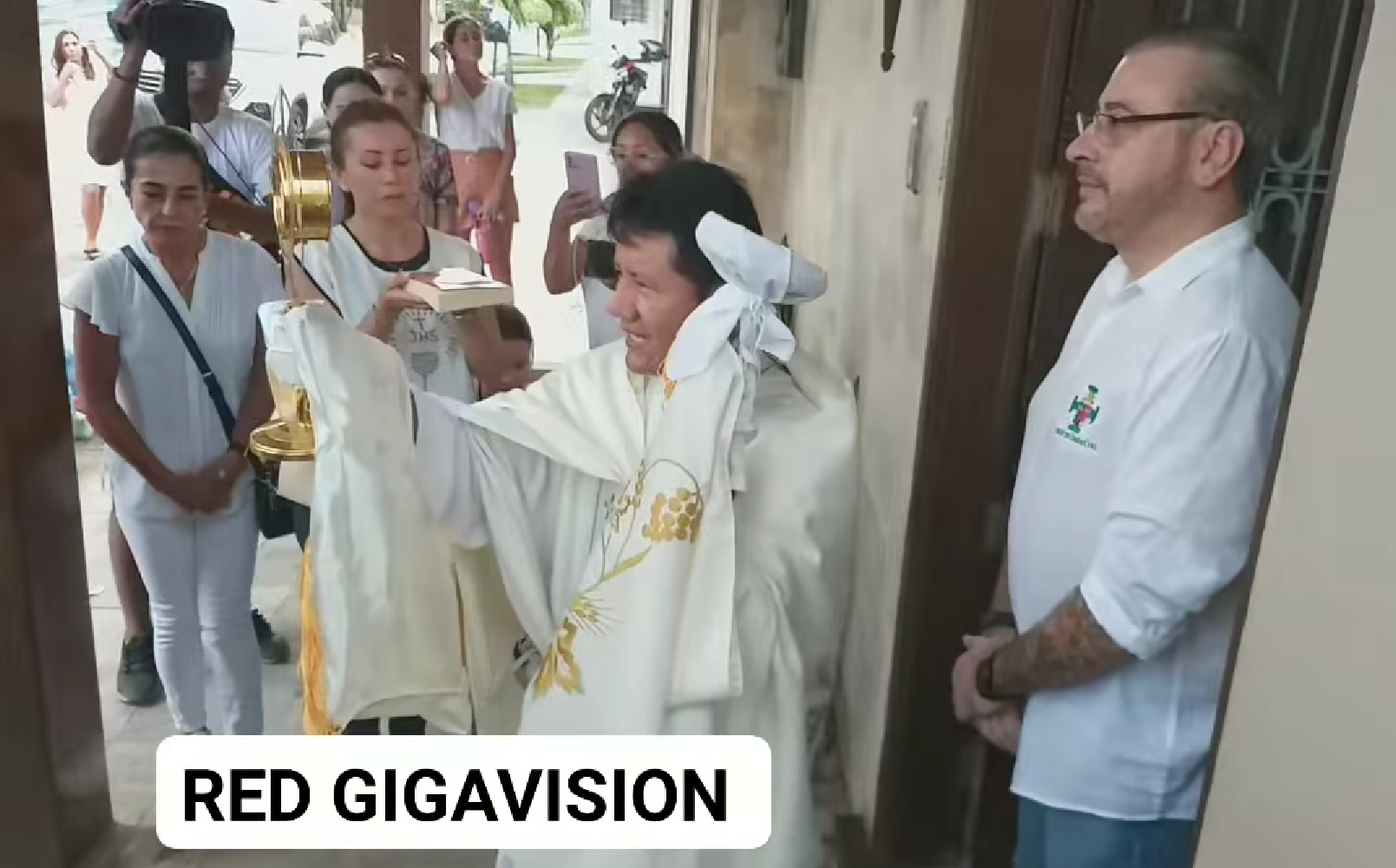 La Iglesia Católica en Santa Cruz: Una procesión a la casa de Calvo y una homilía en apoyo a los movilizados por el censo