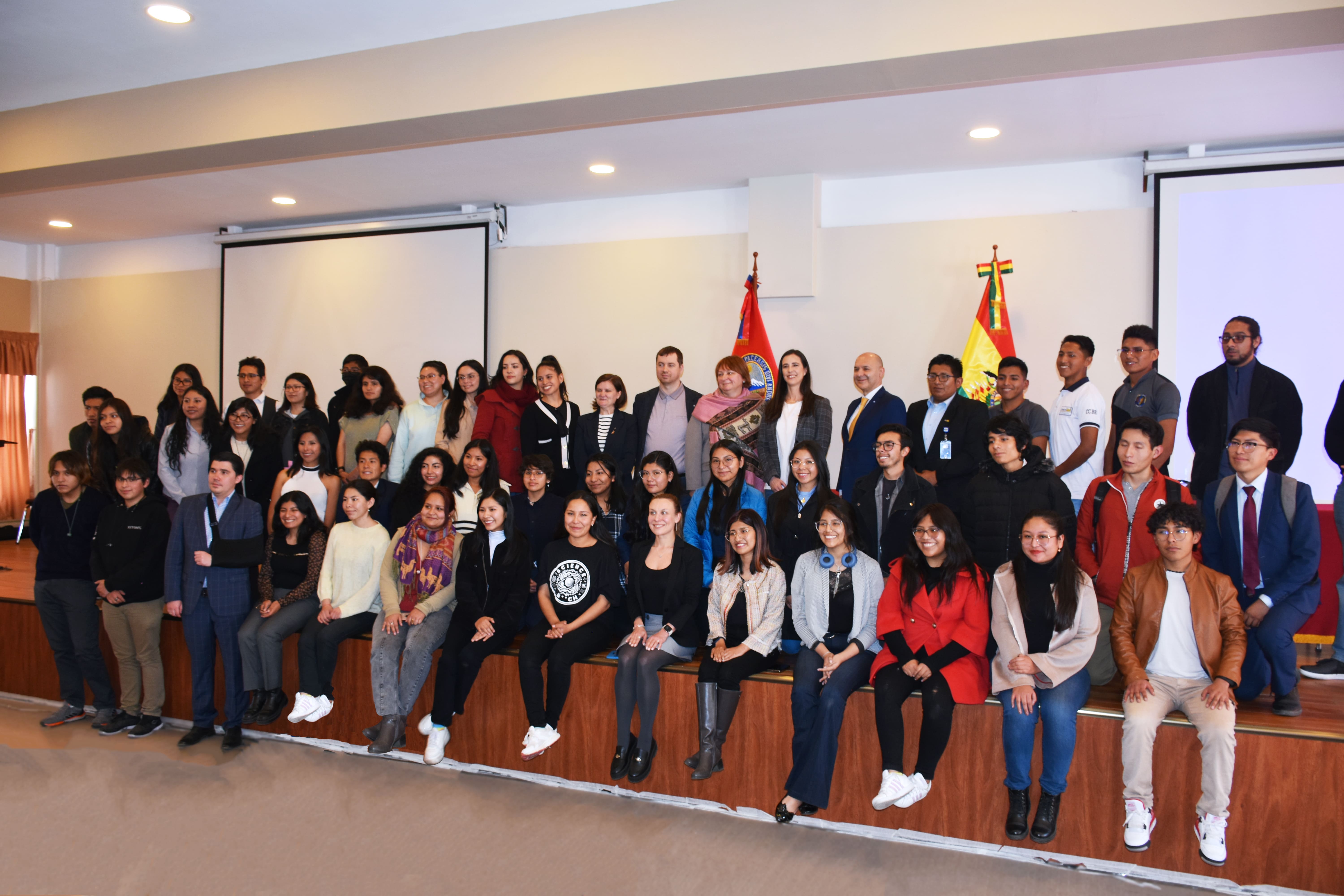 Docentes de universidades rusas y bolivianas aseguran que interés por la tecnología nuclear crece entre los jóvenes