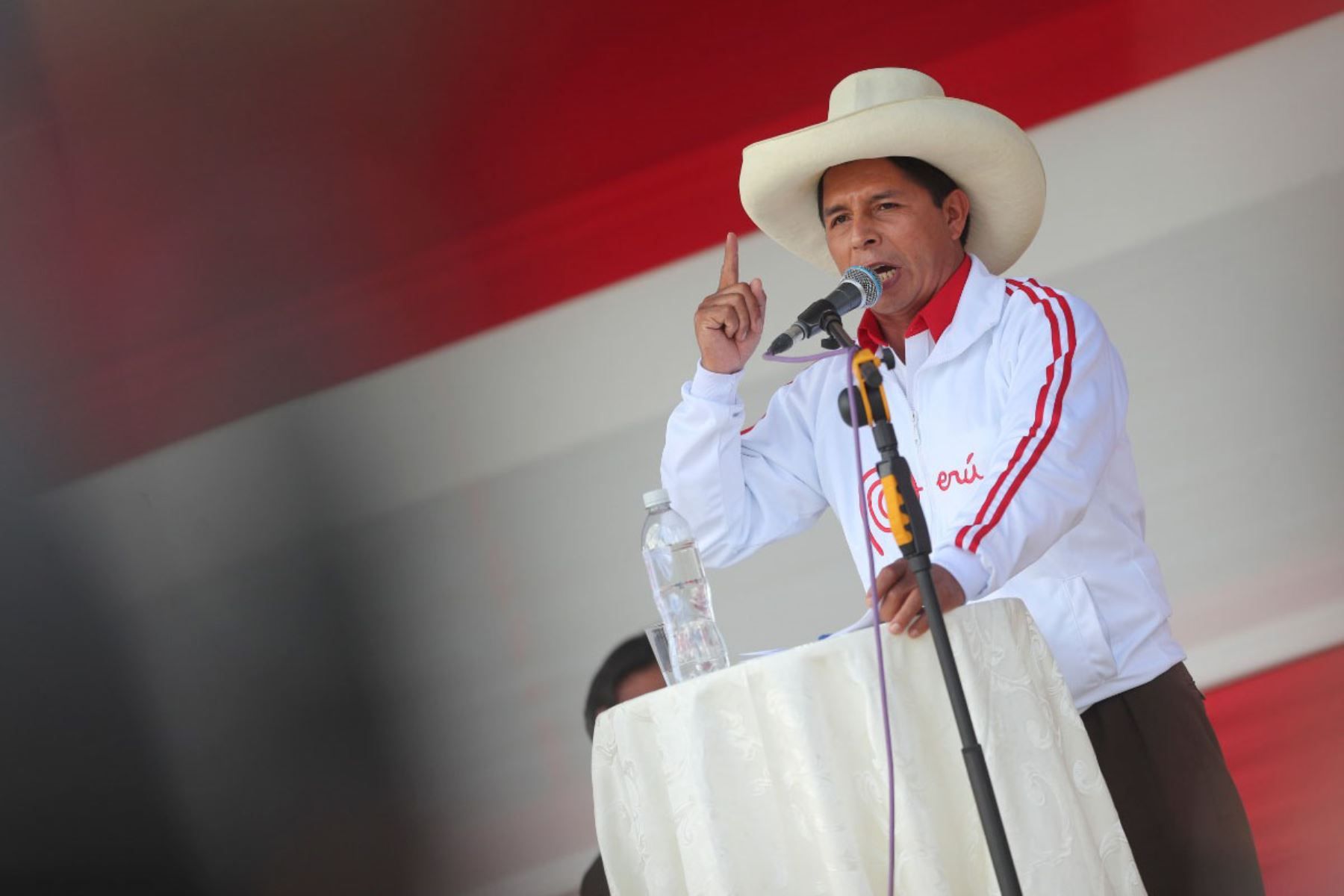 Presidente Arce celebra respaldo del Perú a Pedro Castillo: “La Patria Grande suma fuerzas”