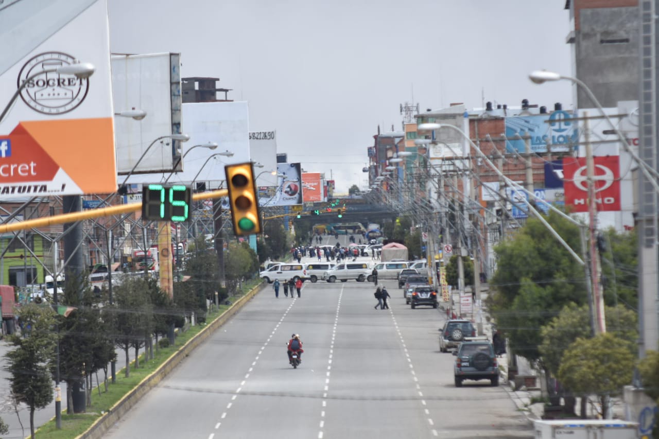 Choferes de base exigen a dirigentes abrir el diálogo con el Gobierno y poner fin a paros del transporte