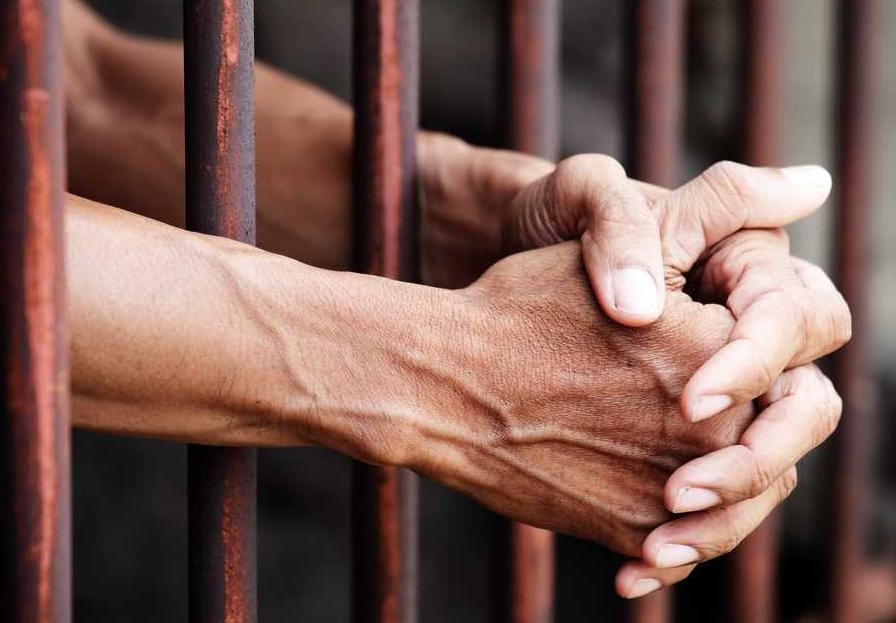 La Paz: Sentencian a 30 años de prisión a padrastro por el delito de violación con agravante