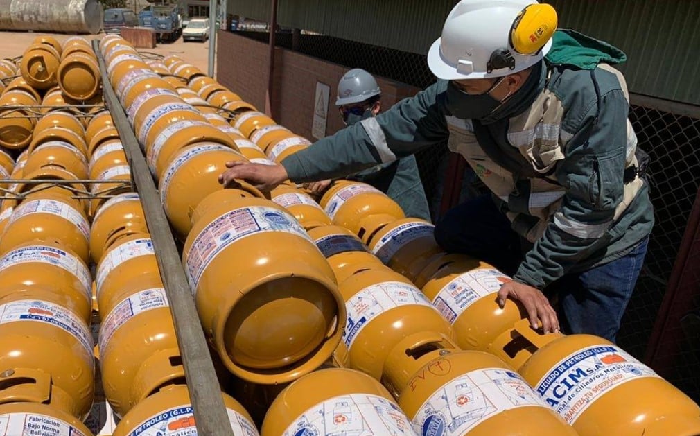 Ministerio de Hidrocarburos y Energías evalúa y cumple la política energética del país