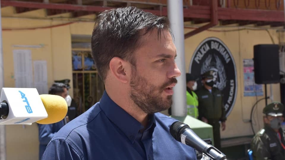 Gobierno entrega insumos de bioseguridad para policías de Potosí y anuncia construcción de inmueble para la FELCV