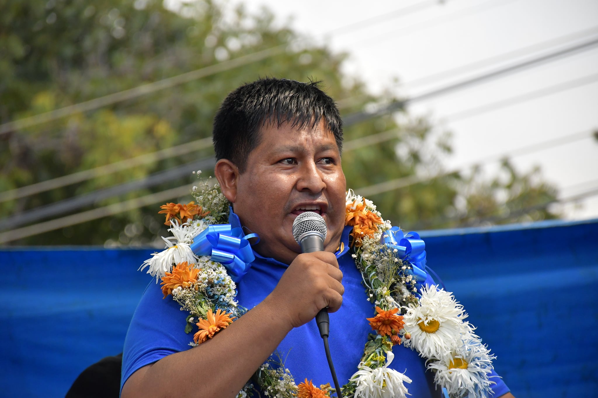 Segunda vuelta: Candidato del MAS a la Gobernación de Chuquisaca intensifica campaña puerta por puerta