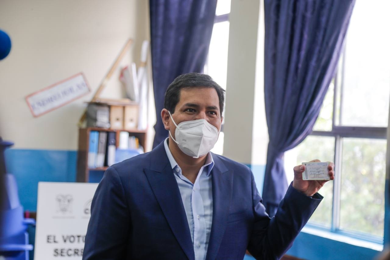 Andrés Arauz dice que en su conteo rápido triunfó en el balotaje