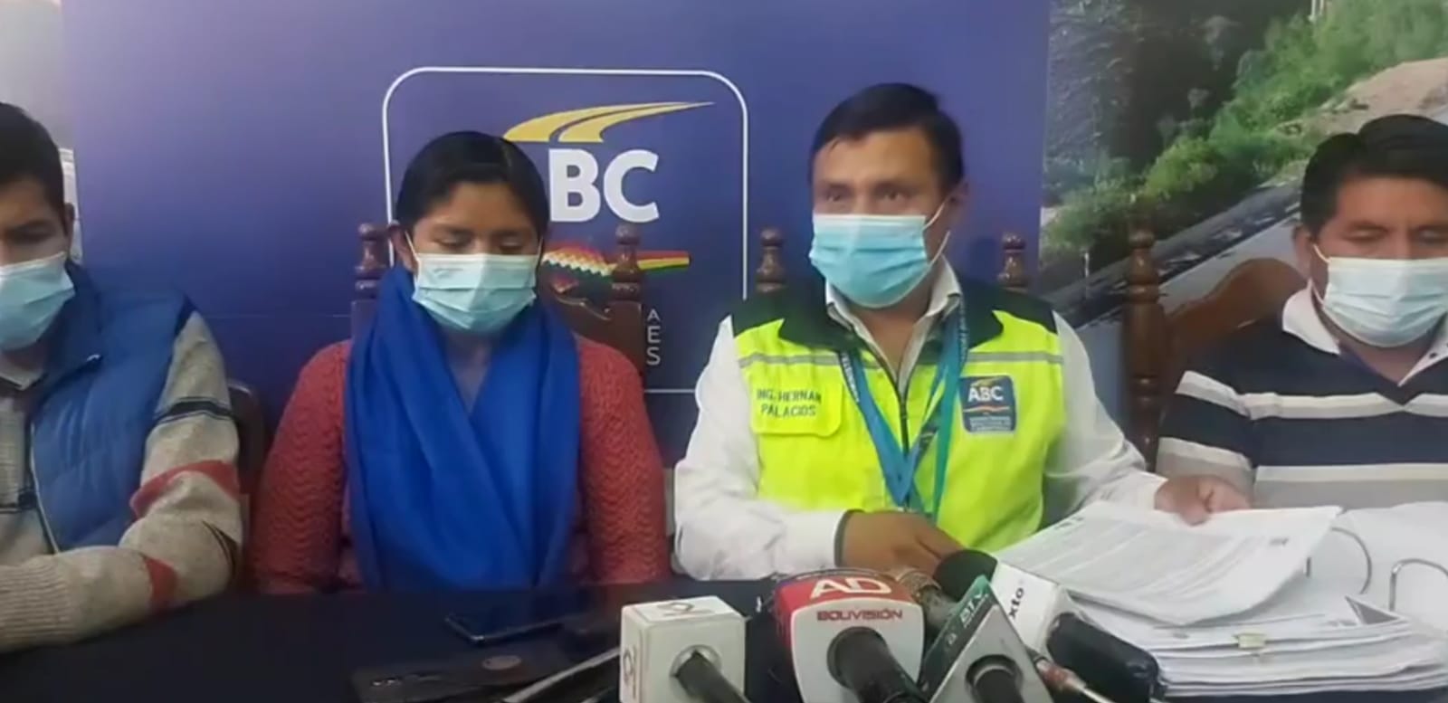 ABC: Firman contrato para iniciar la construcción de la doble vía Sucre - Yamparáez