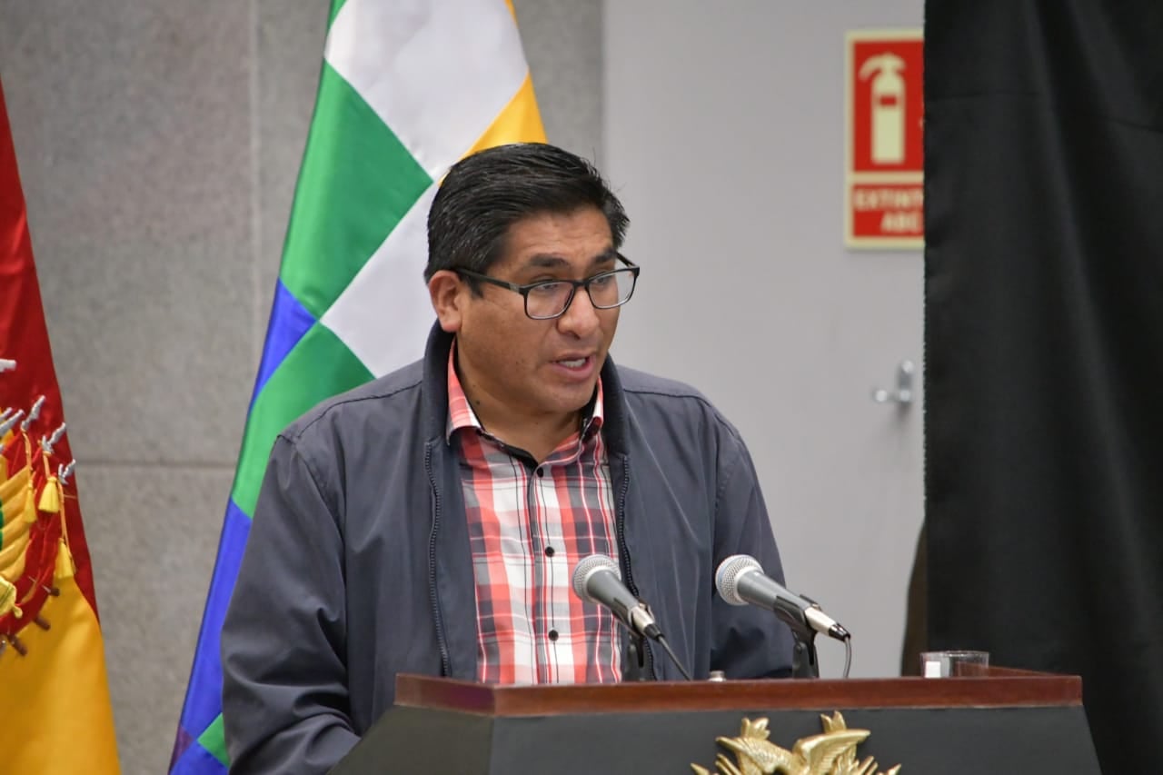Ministro Huanca aclara que las plantas productivas en el trópico están en funcionamiento