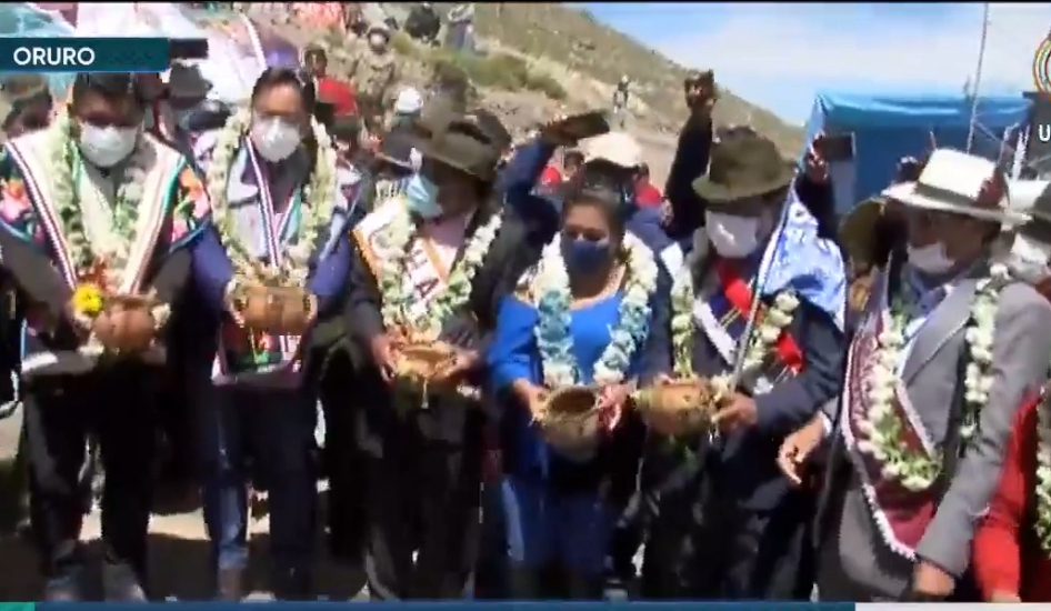 Presidente entrega sistema de agua potable en municipio Coipasa, Oruro (amplia)