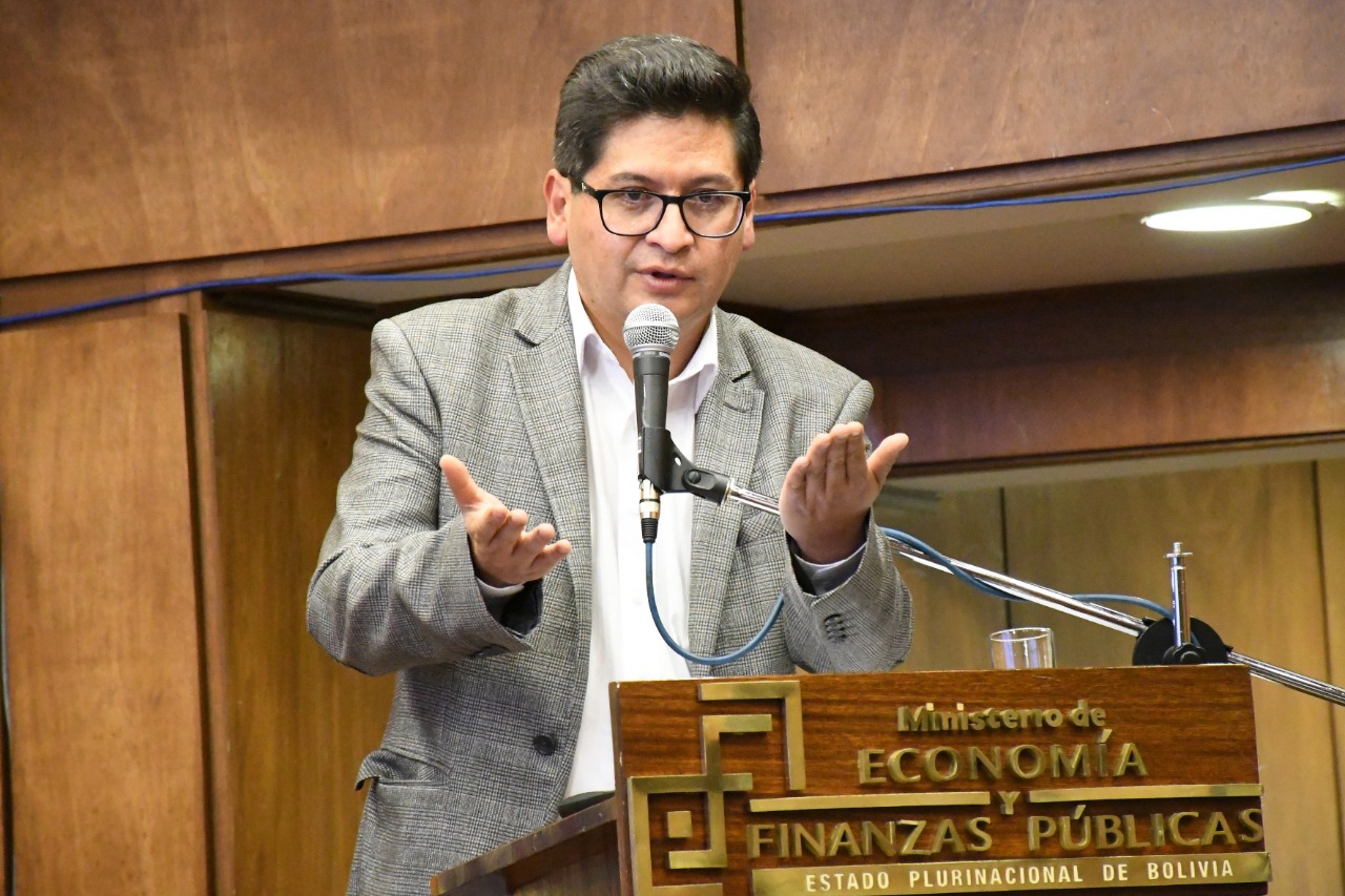 Ministro de Economía destaca que 780.000 personas reingresaron al mercado laboral en Bolivia
