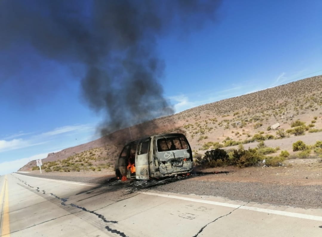 Confirman otra emboscada de contrabandistas a militares y la quema de un vehículo en Opoqueri - Oruro