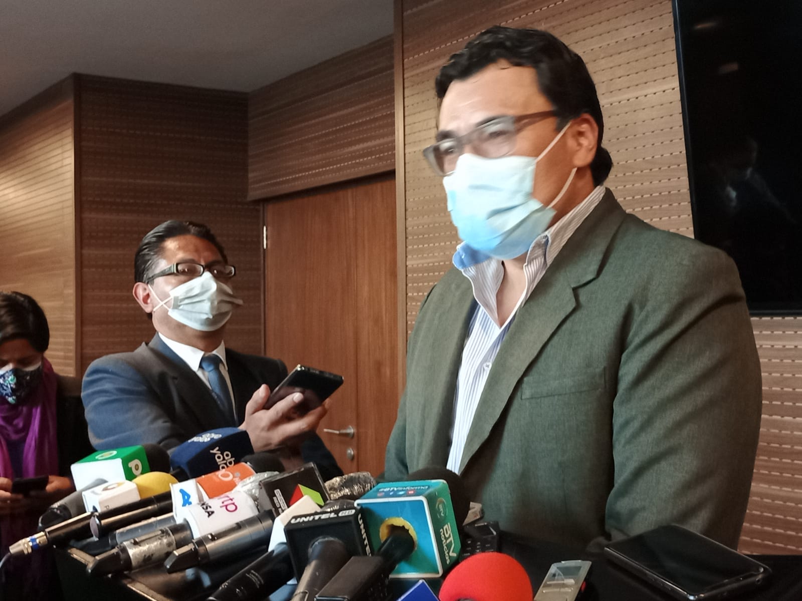 Llaman a cívico Calvo a aclarar actos de corrupción en su gestión como alcalde interino de Santa Cruz