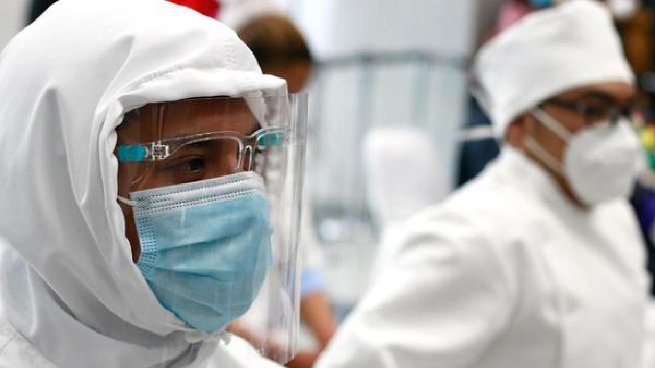 China donará 2 millones de barbijos a Bolivia para el personal de salud