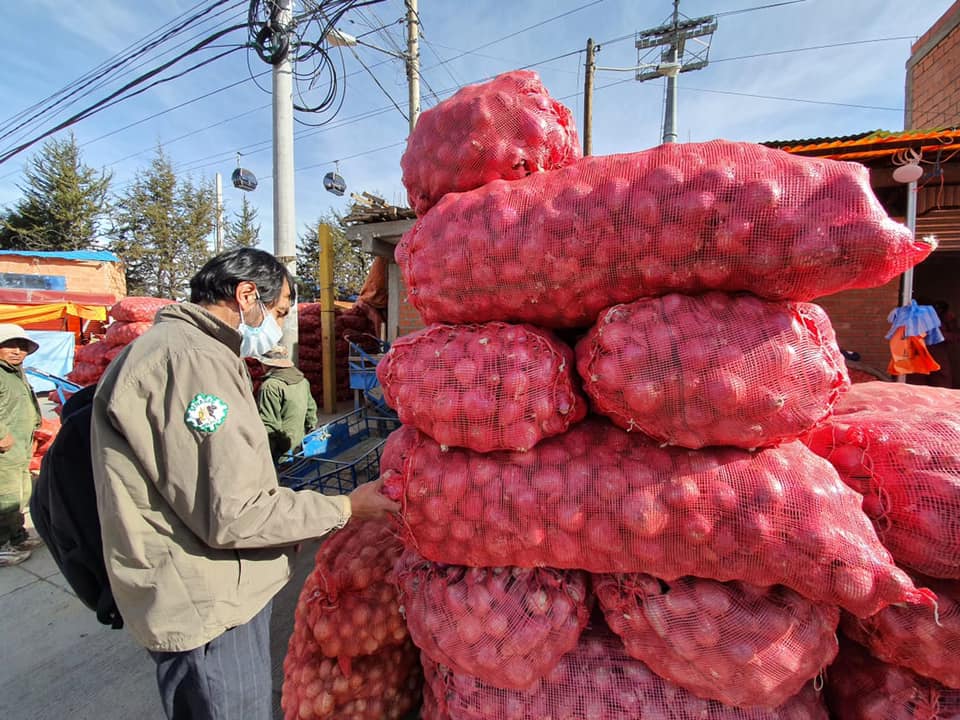 Senasag realiza controles de venta de alimentos agrícolas en El Alto