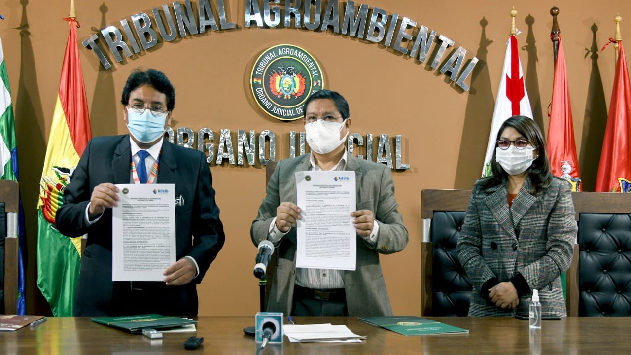 Adsib y Tribunal Agroambiental firman convenio para implementar el uso de la firma digital