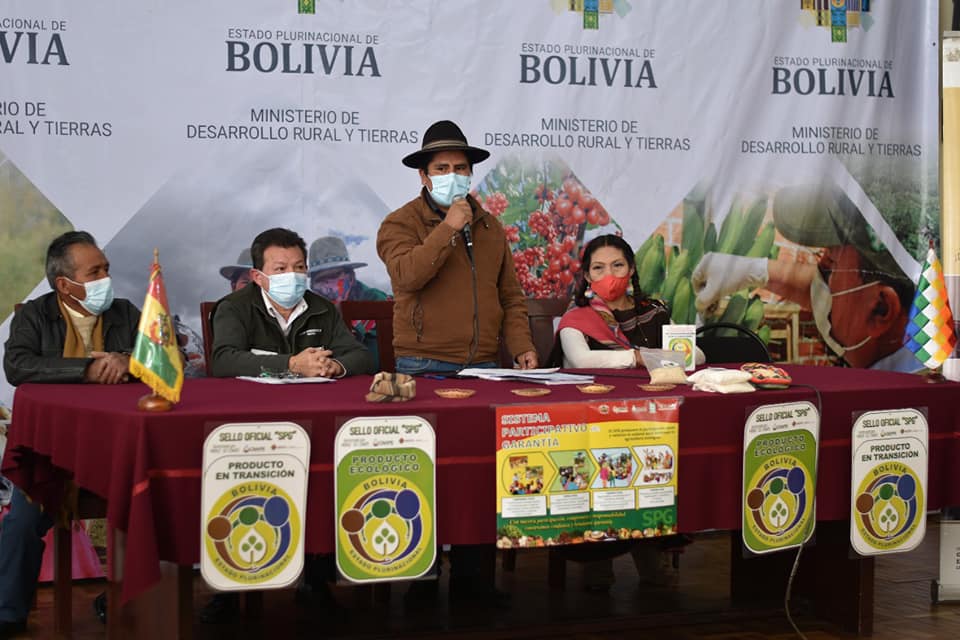 Gobierno promueve la agricultura ecológica a través de la organización de ferias