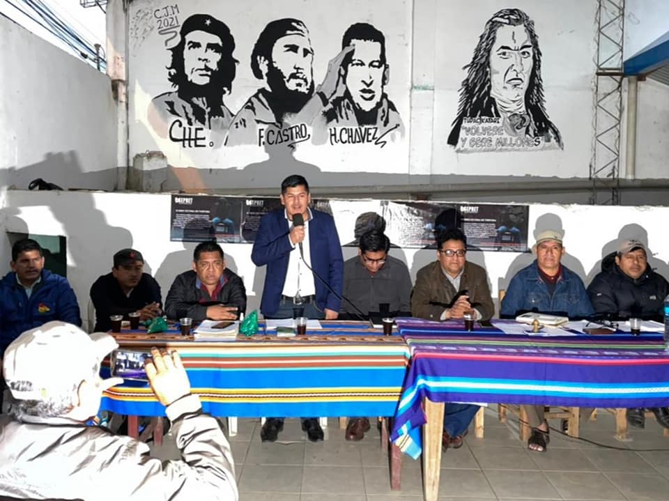 Gobierno y agricultores de Yapacaní firman acuerdos para fortalecer la producción