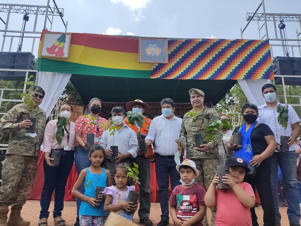Santa Cruz: Defensa Civil participa en la plantación de 1.200 árboles en San Ignacio de Velasco
