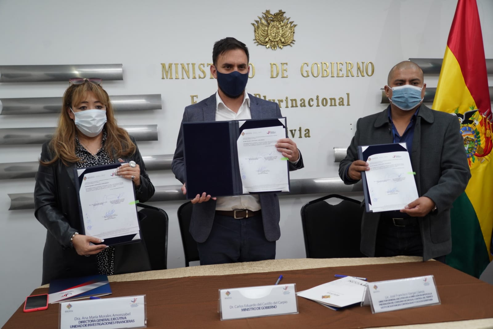 Diprevcon y la UIF firman convenio que permitirá la contratación de personal para combatir el narcotráfico