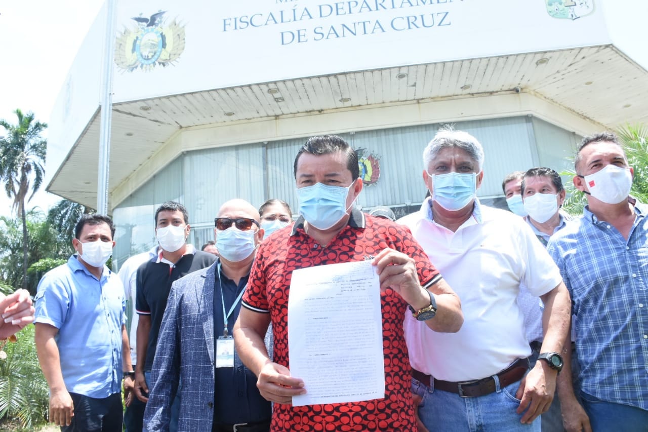 Alcalde cruceño presentará nuevos “contratos irregulares” ante la Fiscalía