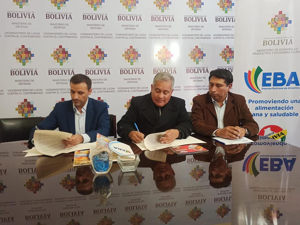 Firman convenio de cooperación para evitar ingreso ilegal de miel, leche y frutos amazónicos producidos por EBA