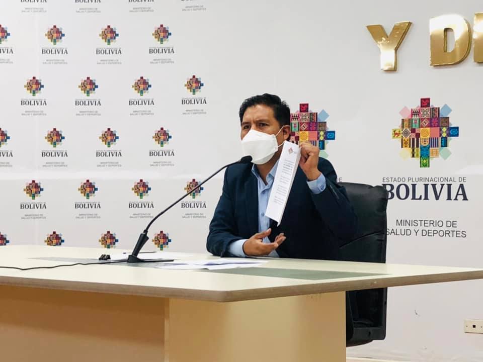 Gobierno emite decretos para que carnet de vacunación sea documento oficial y amplía vigencia de medidas de bioseguridad hasta 2022 (amplia)