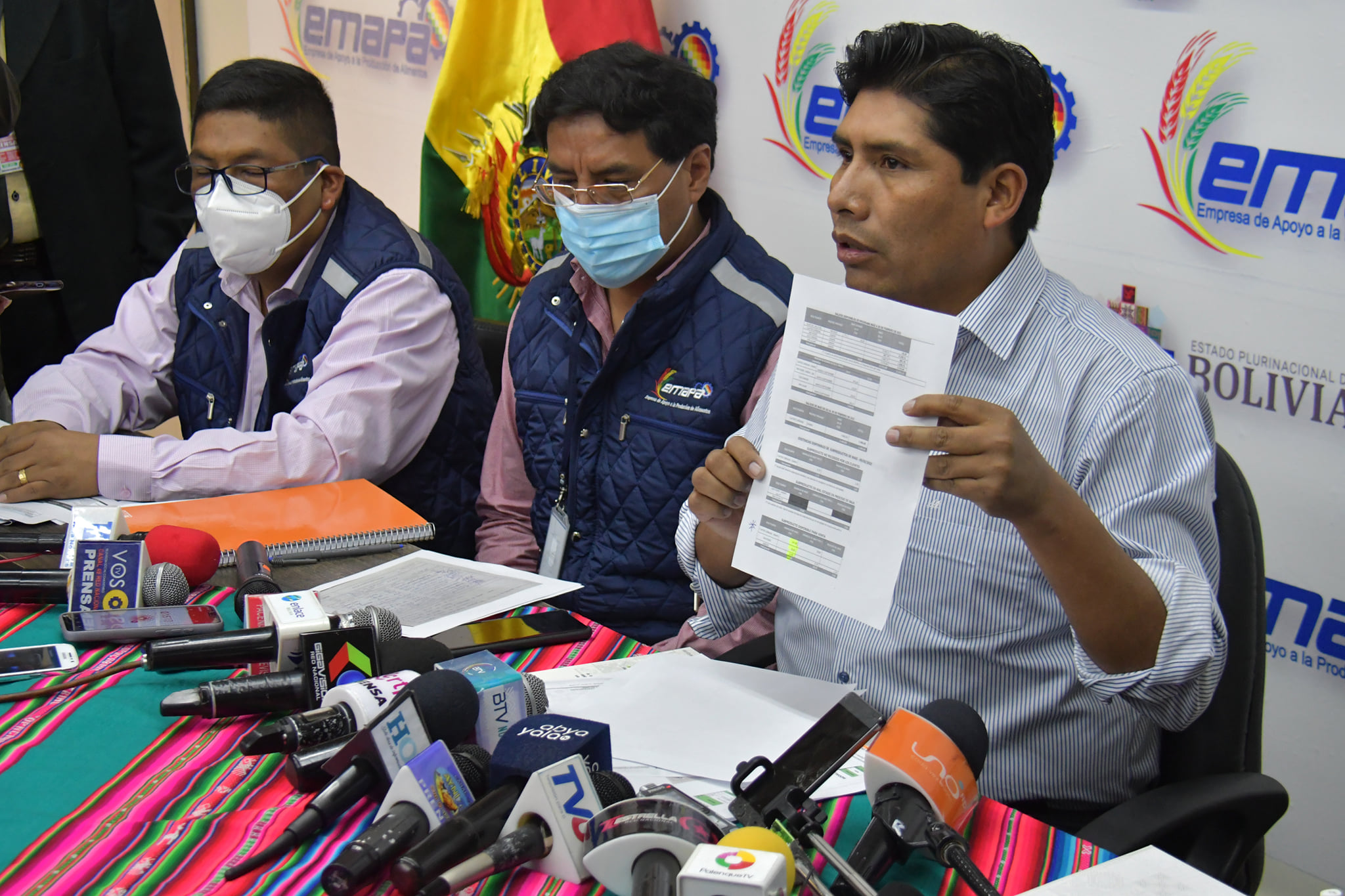 Flores: Emapa tiene volúmenes de maíz suficientes para distribuir a productores