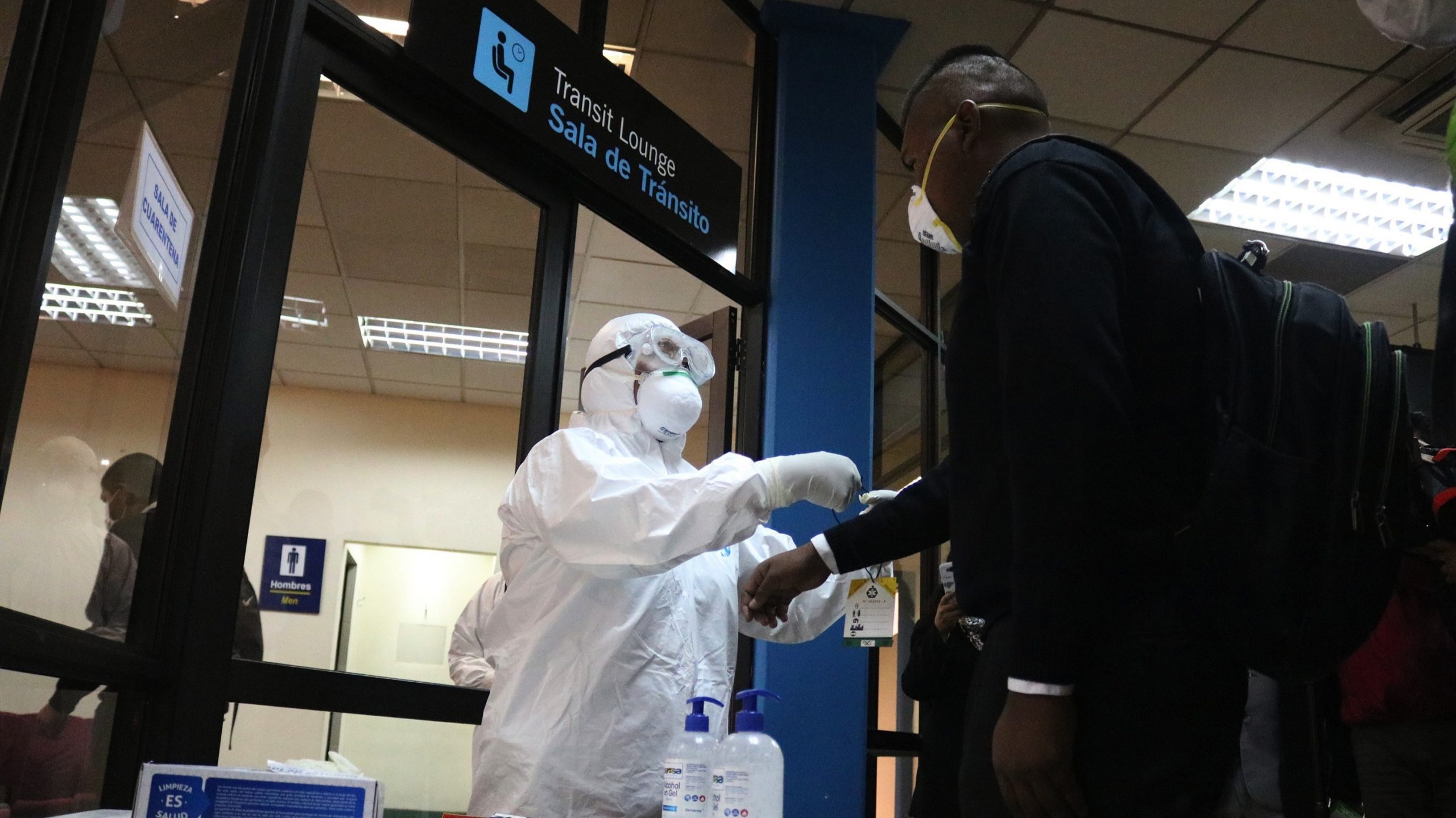 DGAC: Pasajeros extranjeros deberán contar con seguro con cobertura para COVID-19